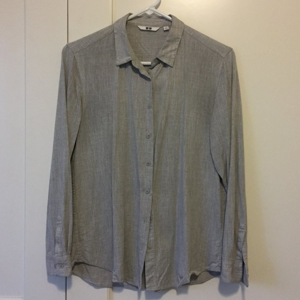Uniqlo lightweight dress shirt